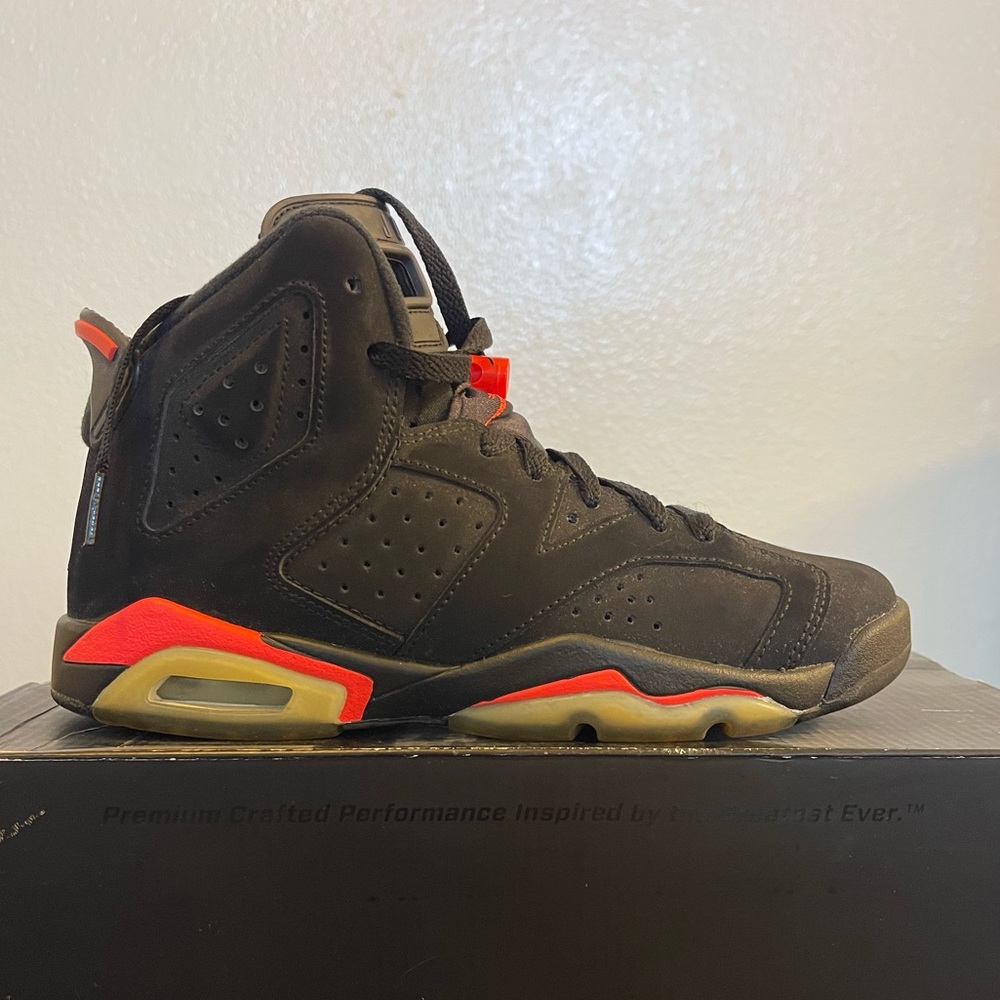 Nike Air Jordan 6 Retro BG 'Infrared' - Used - Size 5.5 Good Condition